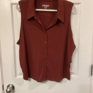 Torrid Sleeveless Button-Up Blouse in Rust